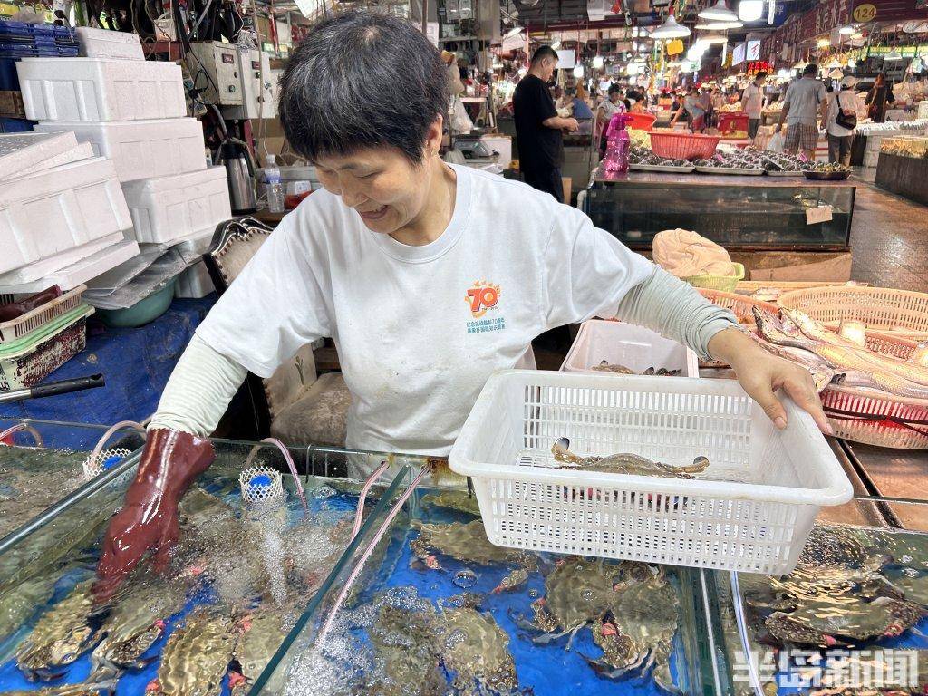 皇家88账号注册入口-“教工食材是鲜牛肉、学生食材是冻鸡肉”，通报暗示了问题根源!