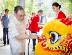 彩金论坛-菜小青新派麻辣烫：势做新时代餐饮行业领头羊